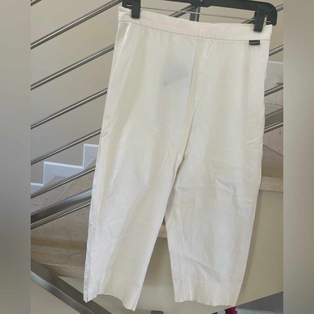 VINTAGE WHITE BURBERRY CAPRIS PANTS